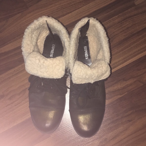 Express Fur Booties - Picture 2 of 3